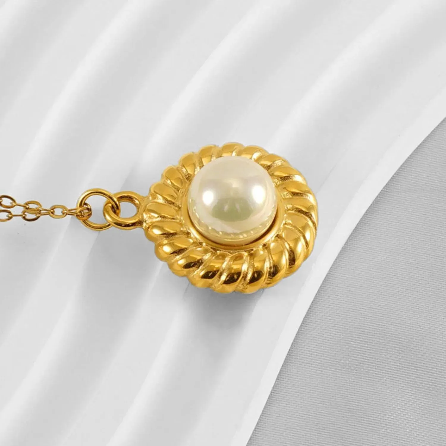 Gold Freshwater Pearl Necklace with Twisted Chain - Statement Jewelry