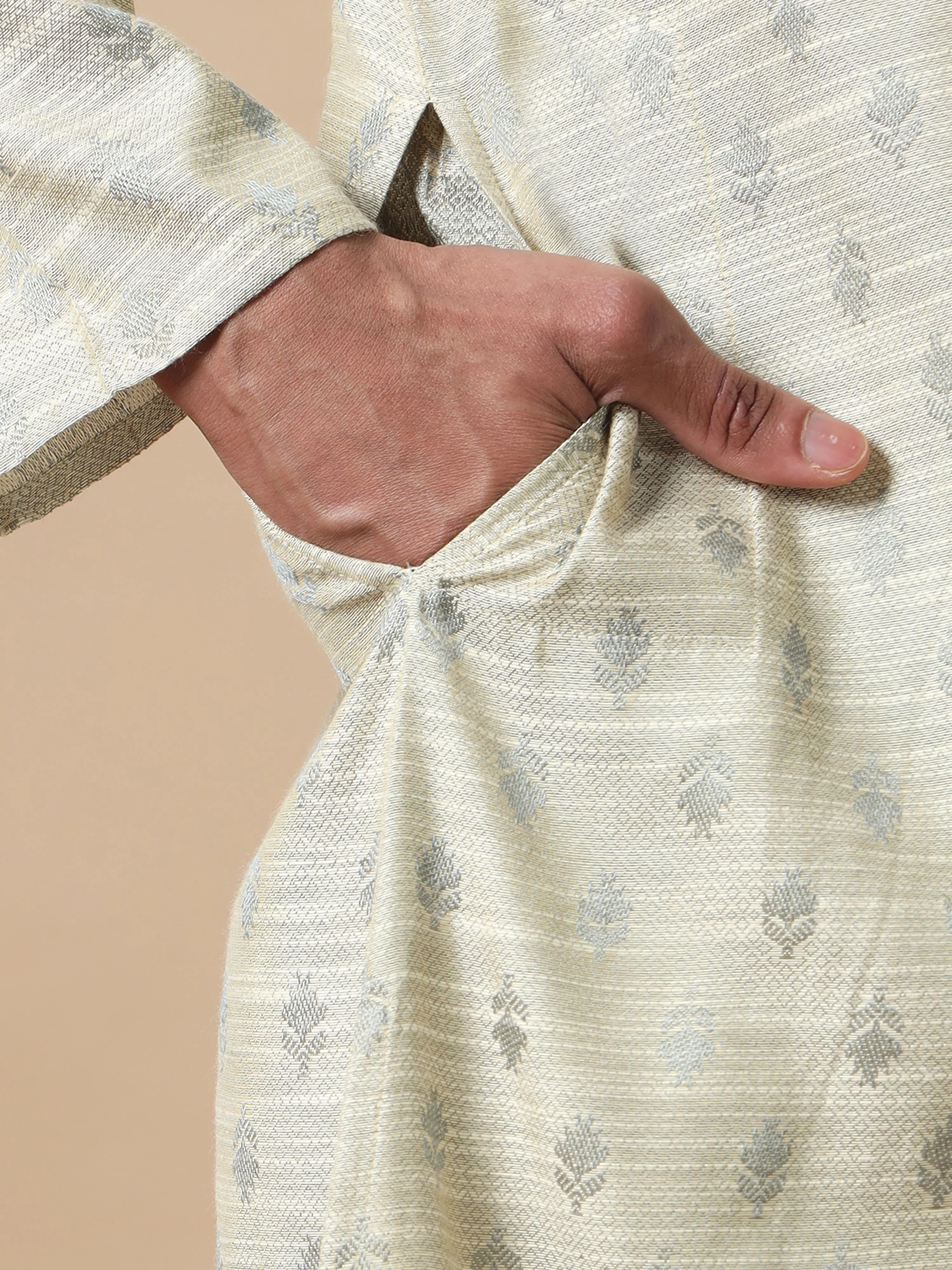 Silver Banarasi Leaf Buta Long Kurta