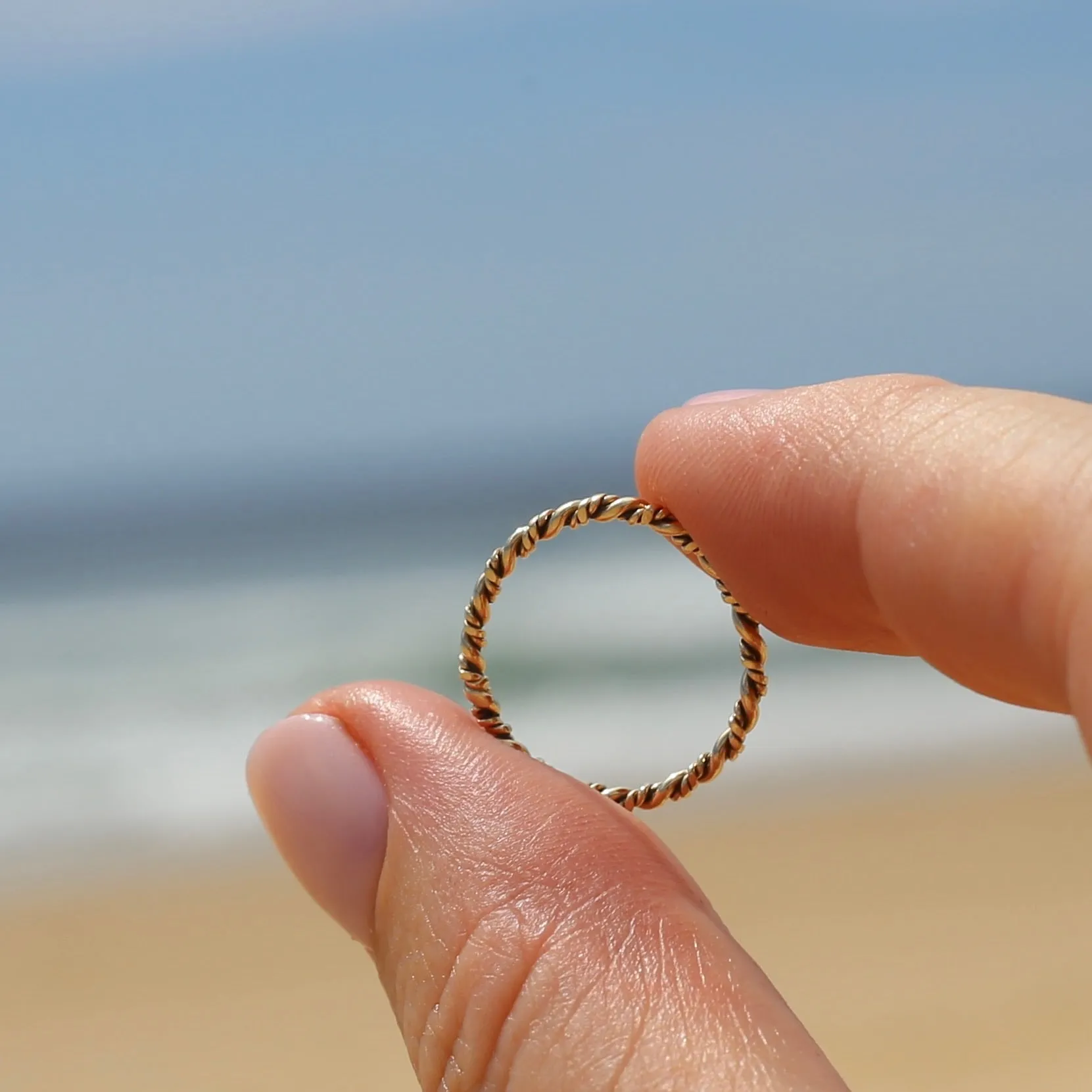 Textured twisted band, 9ct yellow gold, size 4.5 or I1/2