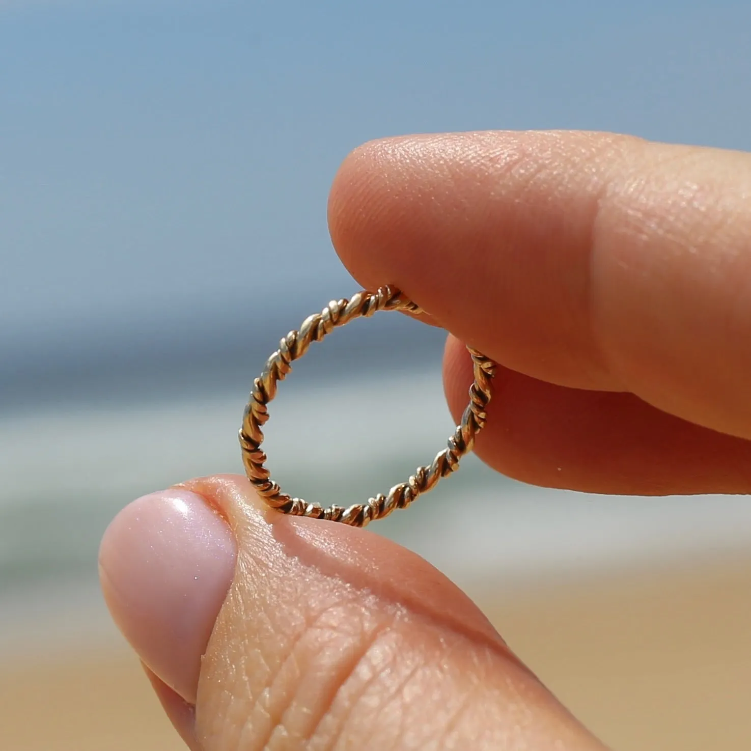 Textured twisted band, 9ct yellow gold, size 4.5 or I1/2