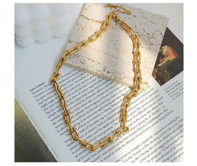U Link Chain Necklace